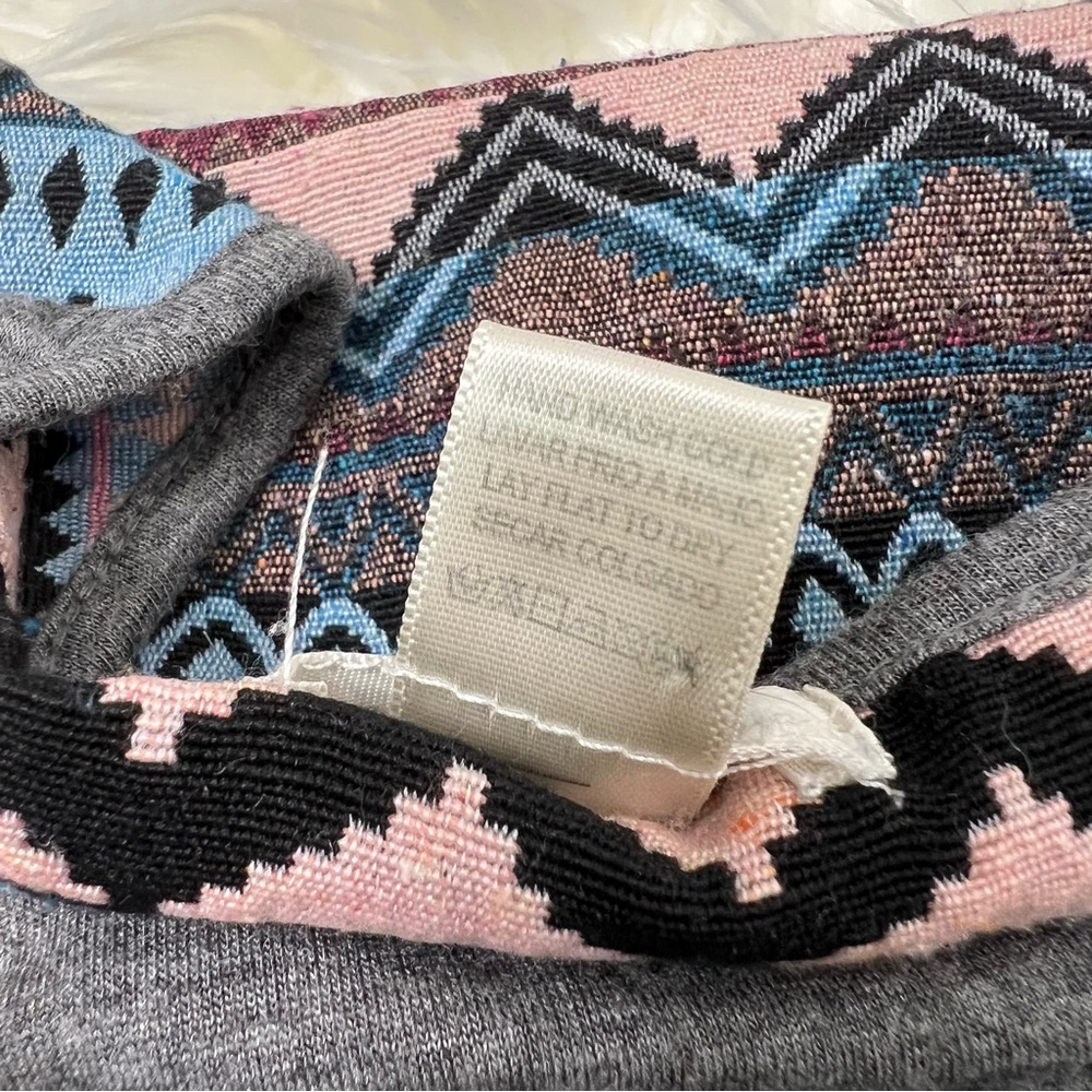 Gray Racerback Geometric Tank Top - Picture 5 of 10